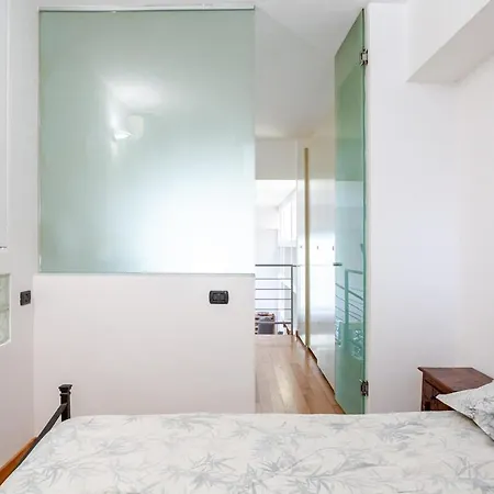 Cozy Loft In The Heart Of Isola District Διαμέρισμα *