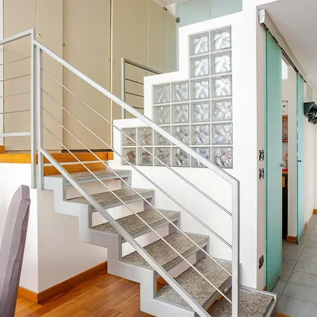 Cozy Loft In The Heart Of Isola District Διαμέρισμα *
