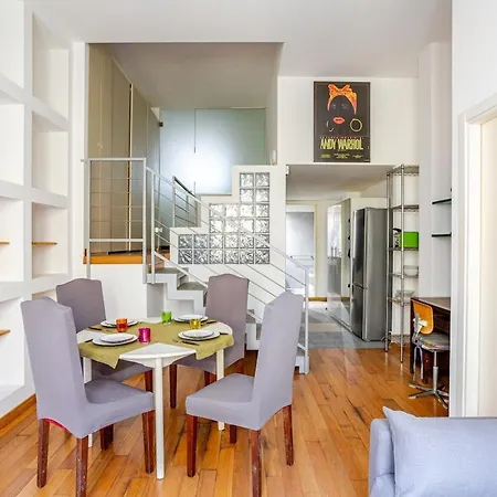 Апартаменты Cozy Loft In The Heart Of Isola District *